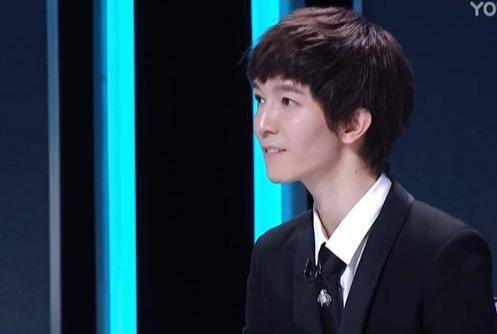 少年|原创你看到了满屏的少年，我却看到了郭敬明和胡彦斌的“相爱相杀”