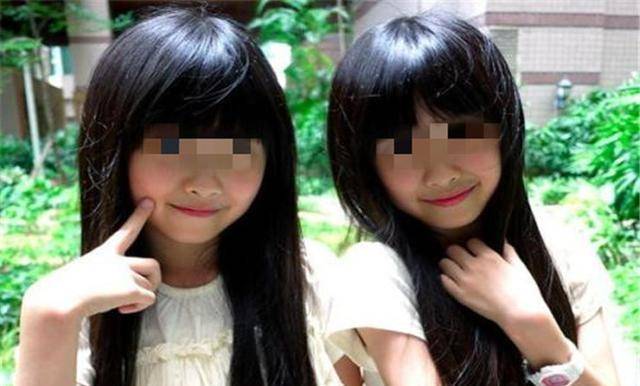 混血夫妇生"黑白配双胞胎,基因遗传太有趣,网友:墨水不够了