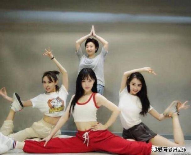 怎么样才能学会劈叉视频 a6a8657017dc4256931d19f2530f434a.jpeg