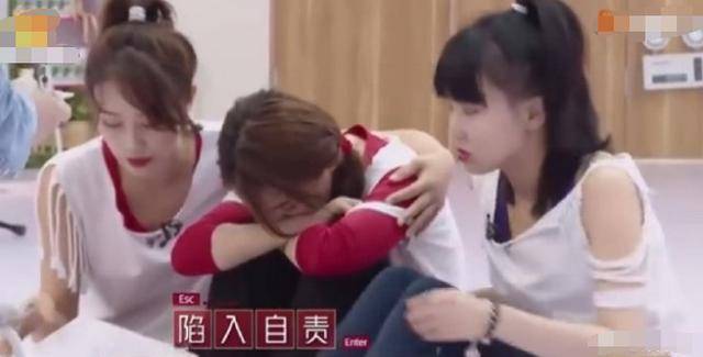 吴昕丁当痛哭引同情，为何弱势拥有更多特权，