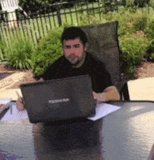 千万别跟女朋友犟嘴,因为你永远不知道下一秒会发生啥