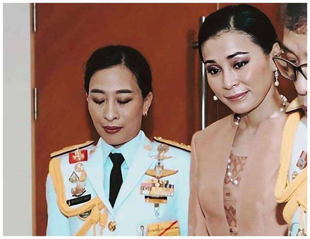 #继母#陪王后现身变配角,泰王大女儿穿芭比粉比继母更老!黑皮肤吃大亏