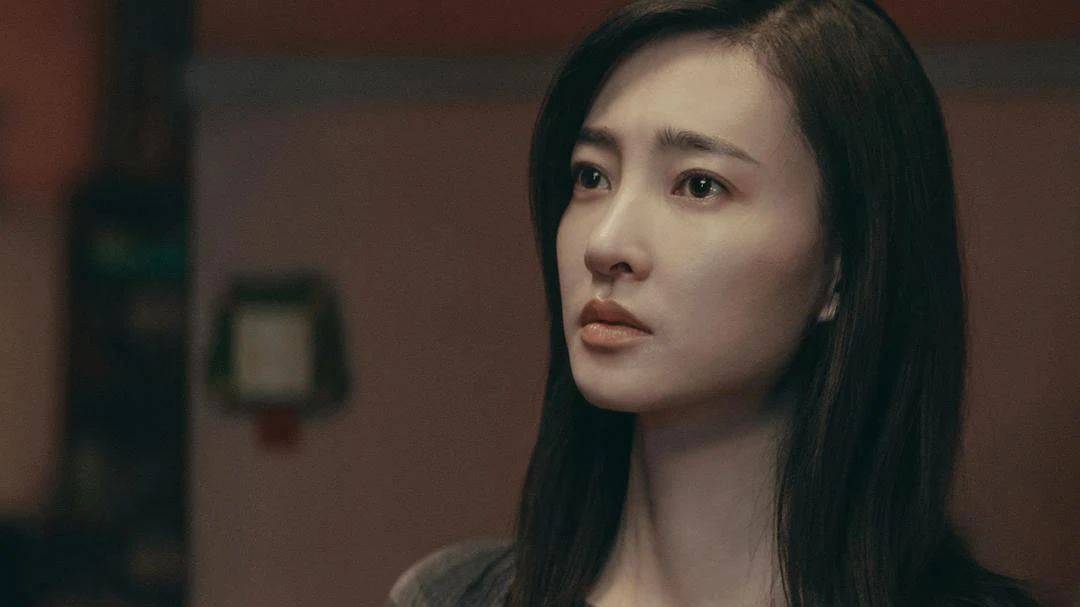 除了万茜，这五位也是娱乐圈知性、貌美，但很