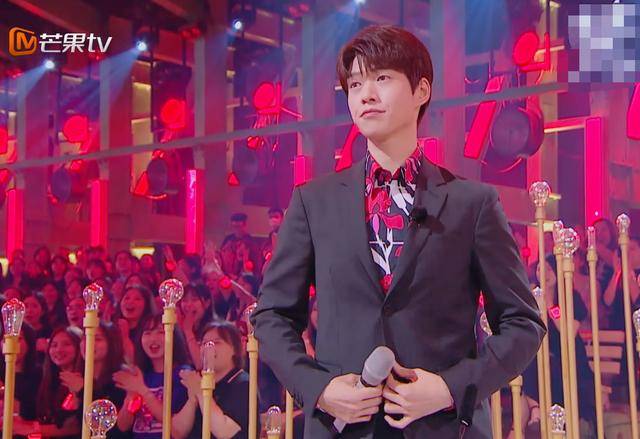 造型|原创《姐姐》二次公演造型曝光:钟丽缇组像广场舞大妈,丁当组最朴素