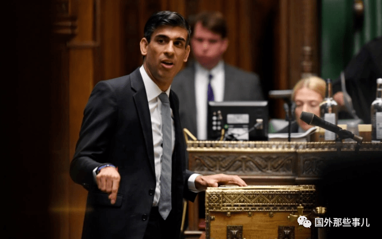 银行账户|男子银行账户多出436万，还没开始花资金就被冻结，他也被逮捕