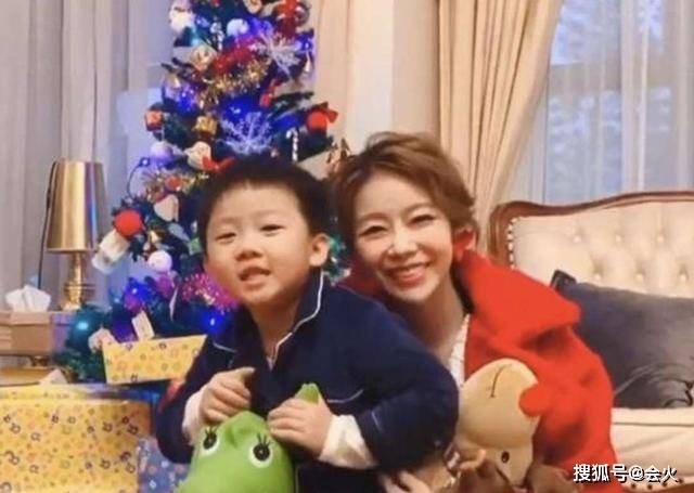 钻表|原创懒理小姑子辱骂，36岁落选港姐家住8000尺豪宅，晒70万绝版钻表