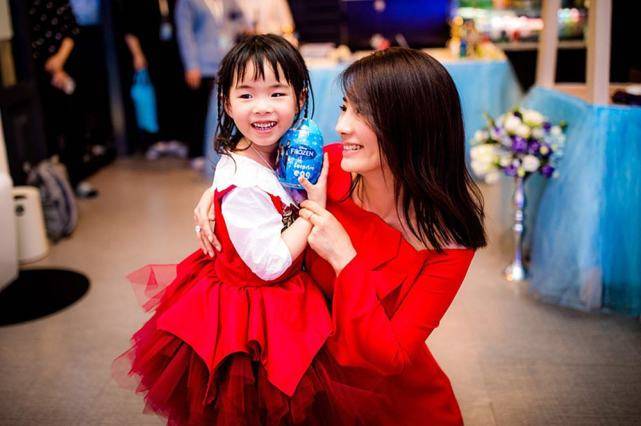 黄毅清贩毒被判15年, 黄奕这下大仇得报,只是