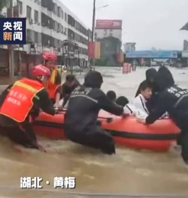 高考|这届高考催泪瞬间，看到第一个就忍不住了