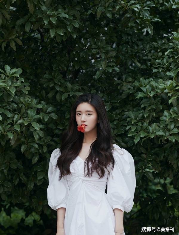 气质|夏天就要穿白裙子，干净清爽显气质，35岁＋的女人也能穿