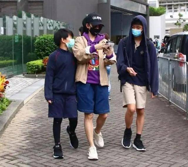 Marcus|张柏芝三胎没白疼，帮亲妈带货相当乖巧，无意中露出小肉脸