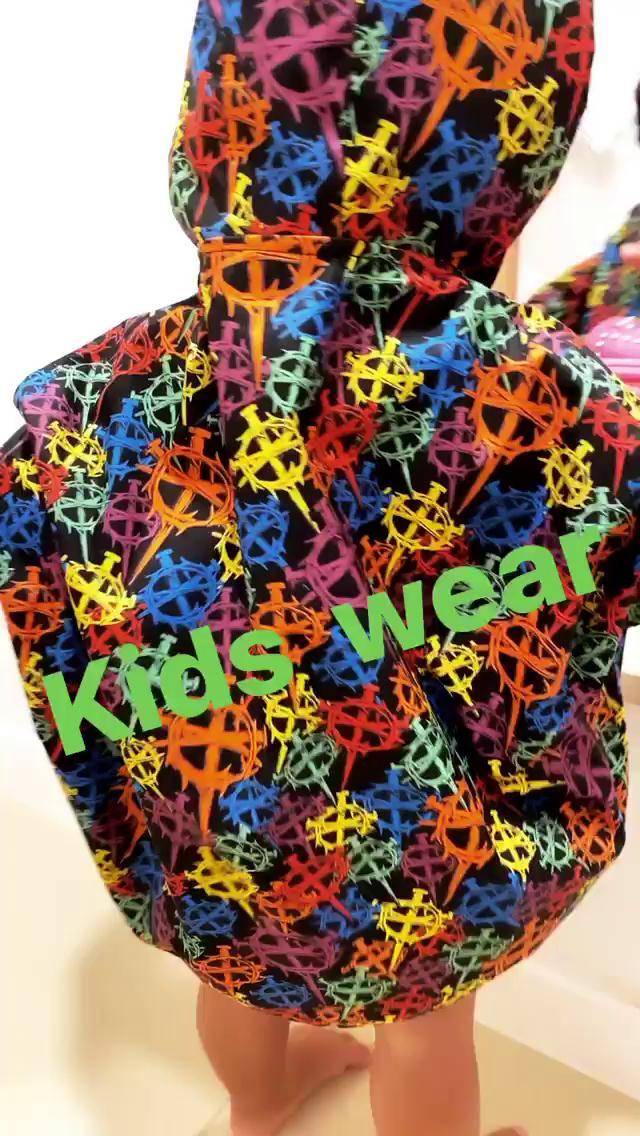 Marcus|张柏芝三胎没白疼，帮亲妈带货相当乖巧，无意中露出小肉脸