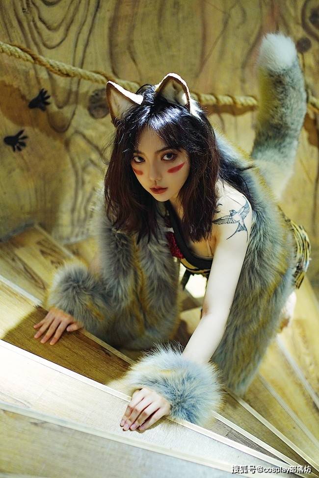 cos:疯狂动物城,豹女小姐姐