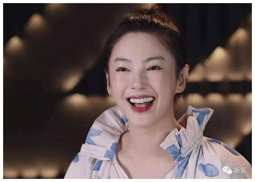 背有|原创虽然张雨绮的背有两个王丽坤那么厚，但她的鼻子…