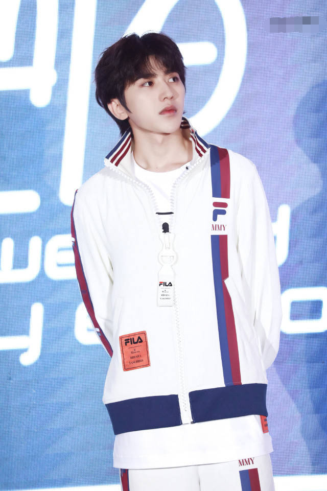 学长|原创蔡徐坤品牌活动饭拍，运动风学长坤上线！你的“夏日情人”来袭