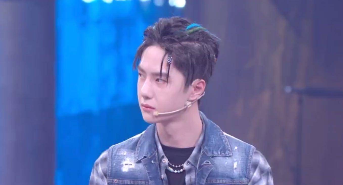 王一博《街舞》直播现场