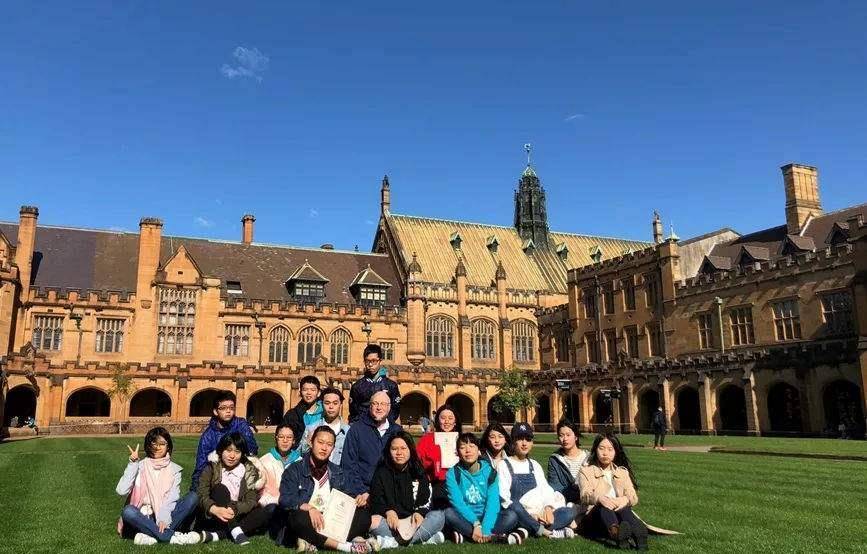 搬起石头砸自己的脚，拒绝中国留学生入境，澳大利亚将损失200亿
