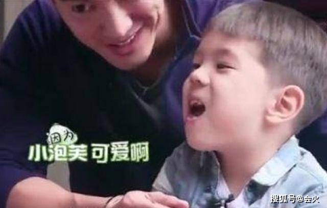 女儿|原创霍思燕女儿正面照首曝光？原来已经这么大了，嗯哼花式哄妹妹开心