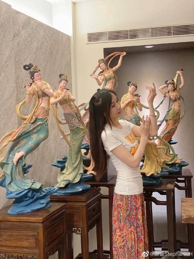 腰肢|萧蔷飞天仙女造型超美！性感妖娆腰肢纤细魔鬼身材