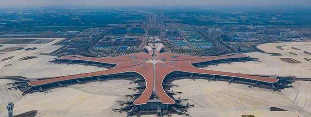 备受争议的"建筑女魔头"扎哈,设计北京大兴机场,却没能活着看到
