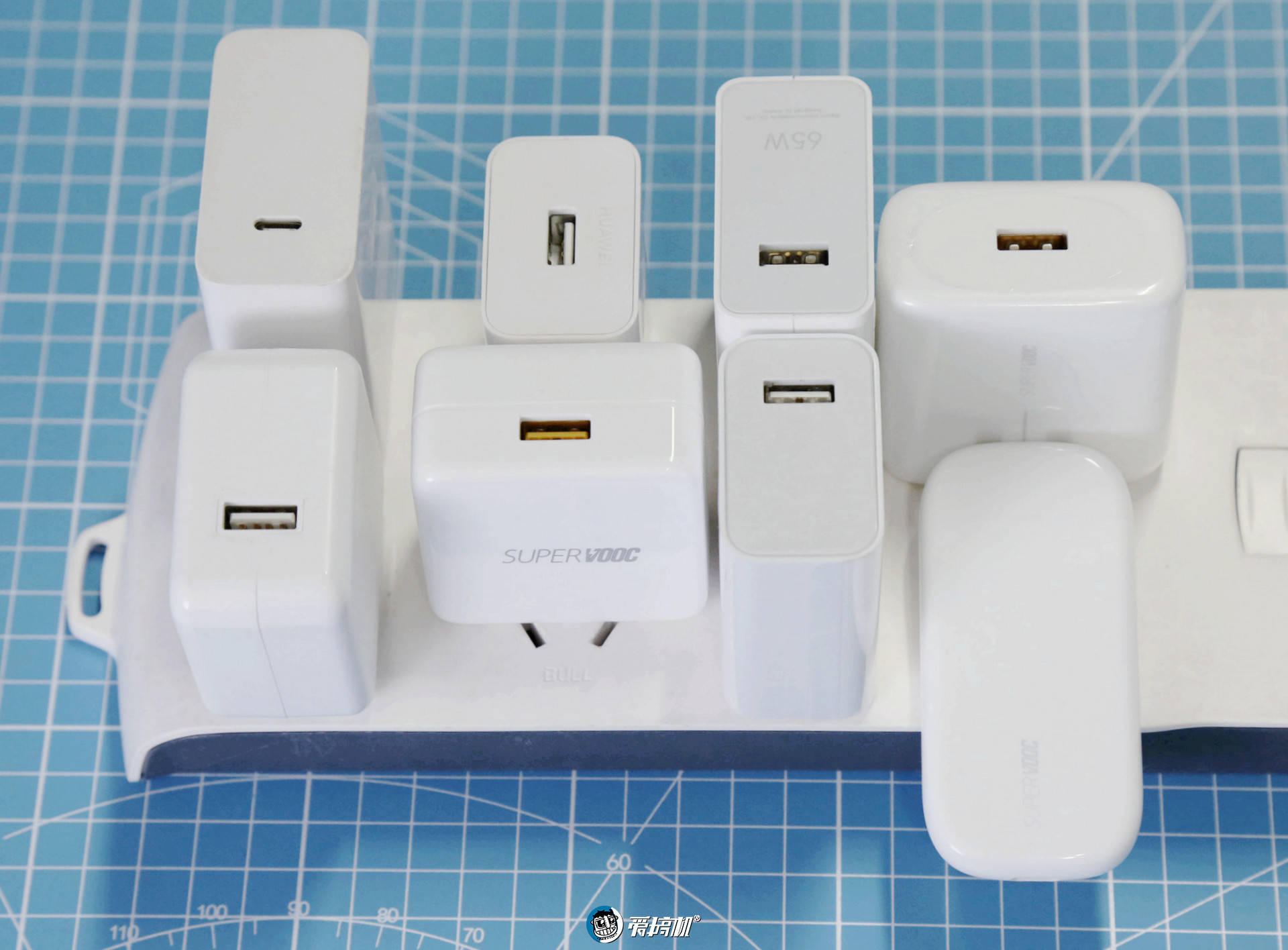 充电器|能装进口袋的50W，OPPO饼干超闪充电器评测