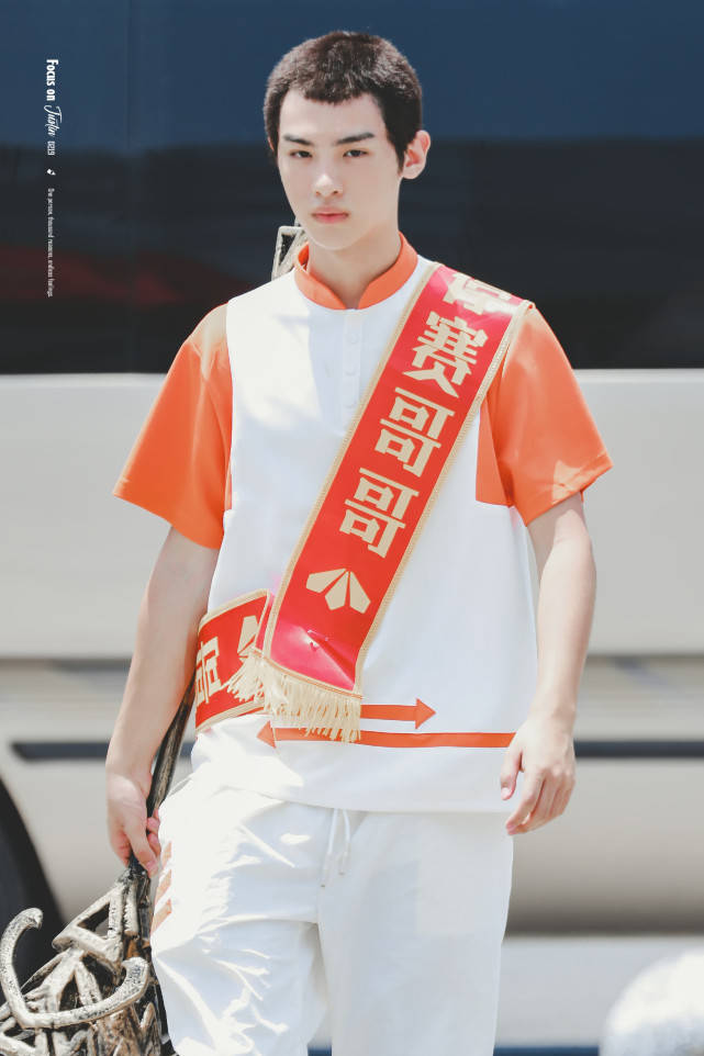 思维|原创盘点黄明昊录制综艺节目时的高光时刻，思维也太缜密了吧！