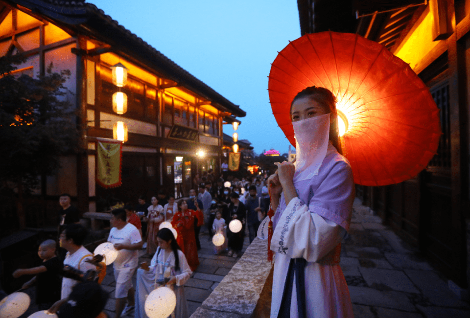 东方盐湖城山隐·巽宿度假酒店璀璨亮相!