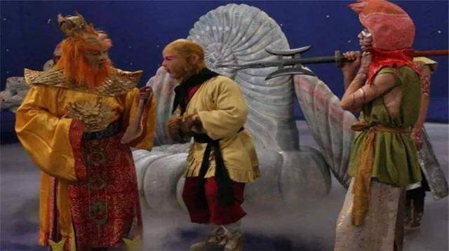 龙王|龙王为何一见孙悟空就恭恭敬敬喊上仙，你看猴子说了哪四个字？