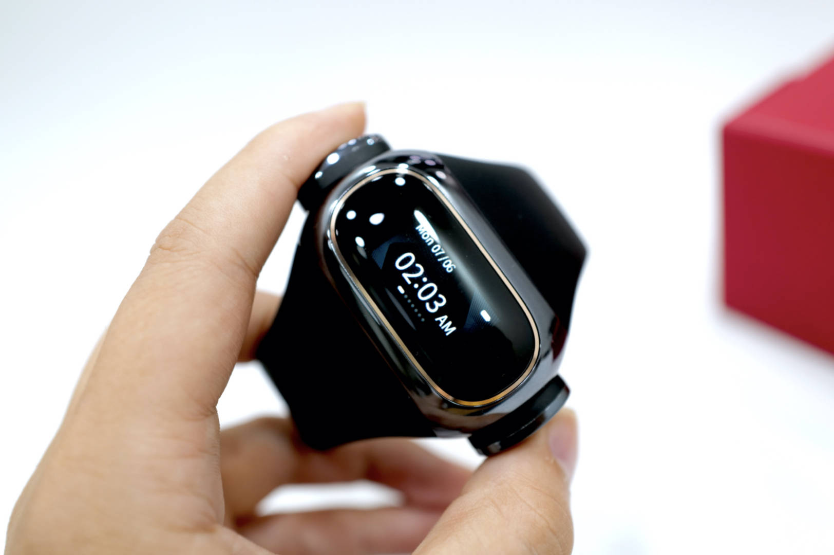 内容|小雅穿戴真无线耳机图赏：运动手环、TWS 耳机、外加腕上充电舱