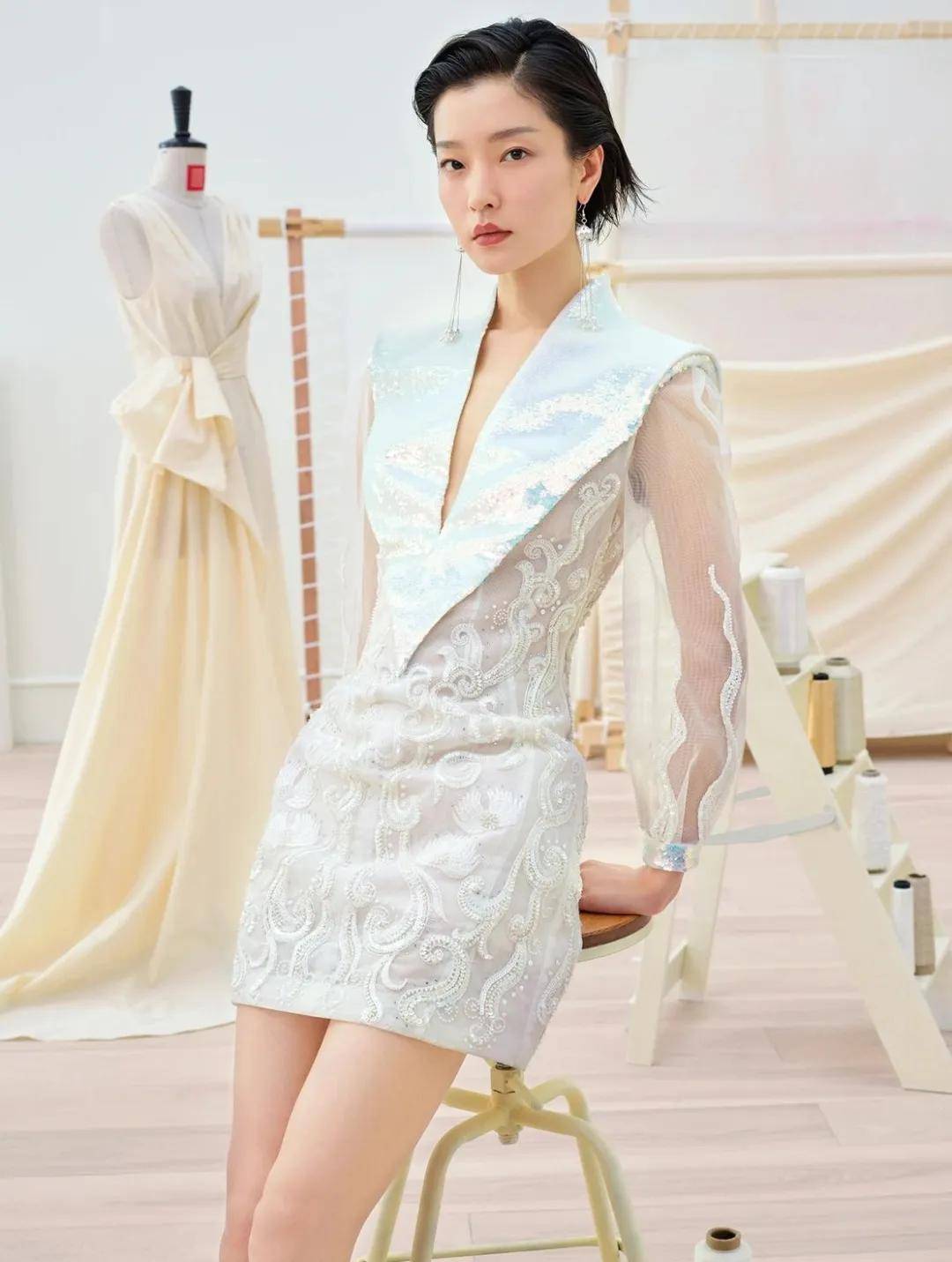 争议|杜鹃最新广告大片再上热搜惹争议，网友：杜鹃也太委屈了吧！