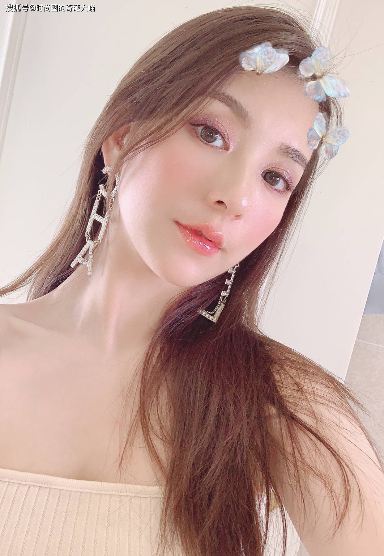 照学|方媛真是骨子里都透出富太气息，贵气妆容精致非凡，看了就想照学