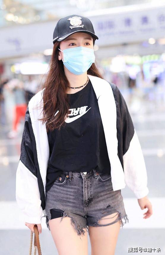 安全裤比热裤还长?明星引领的奇怪时尚,走出美的新境界