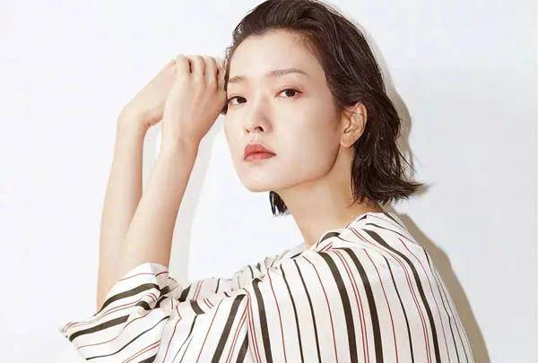 争议|杜鹃最新广告大片再上热搜惹争议，网友：杜鹃也太委屈了吧！