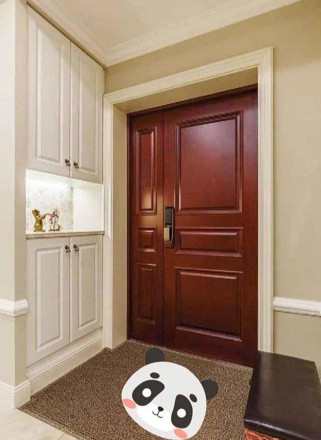 三,入户门与卫生间对门问题的解决方案. 1,卫生间门做成隐形门.