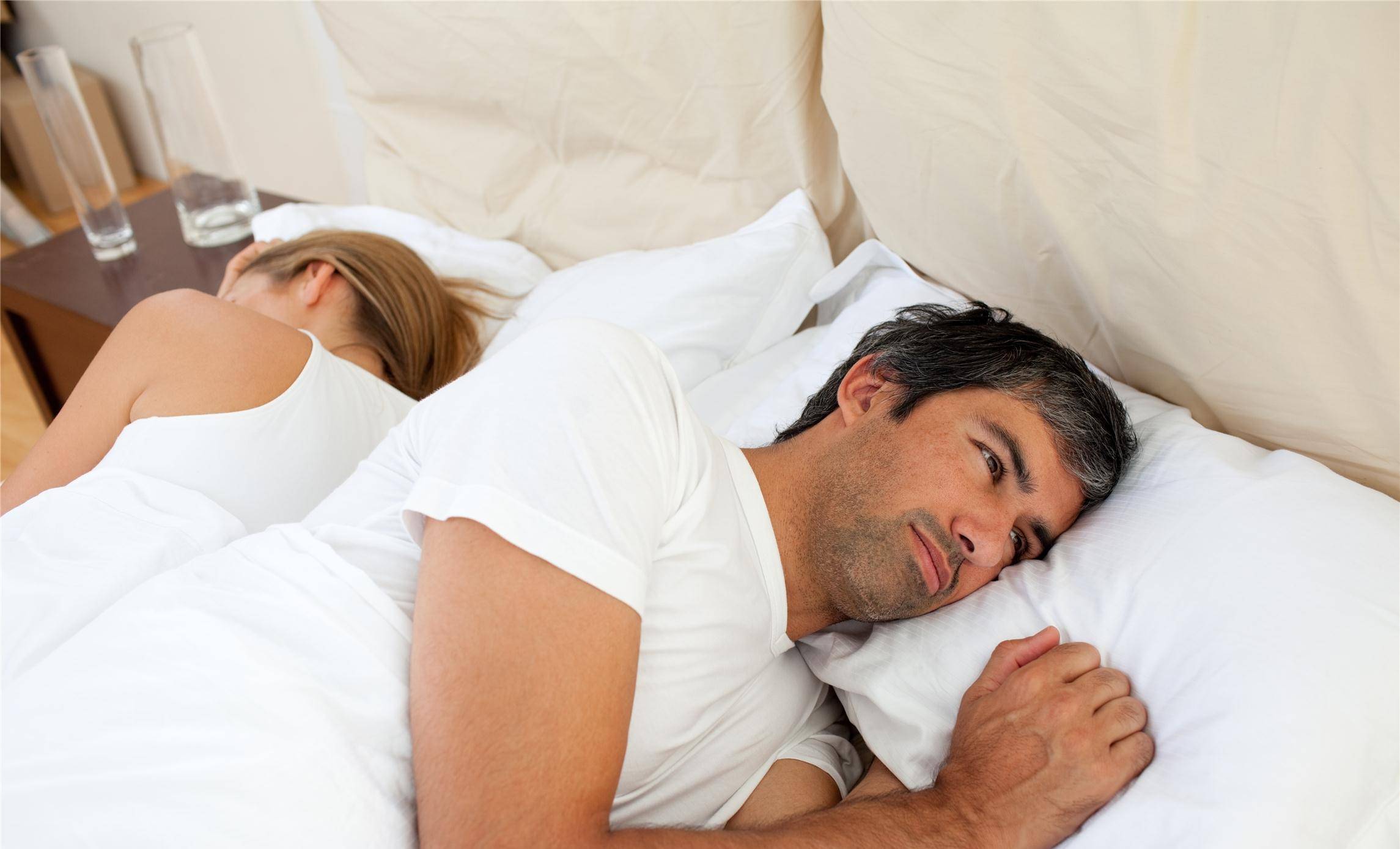 原创男人睡觉时,该不该一丝不挂?说法有很多,有些人还蒙在鼓里