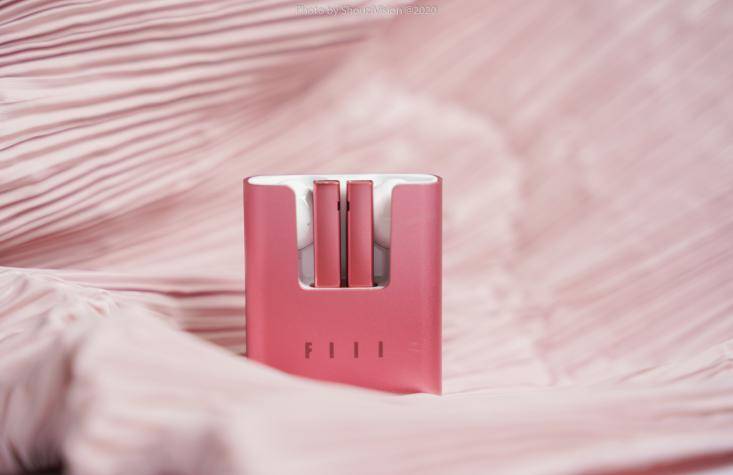 耳机|FIIL CC新出潮流猛男粉配色。可以，这很汪峰老师