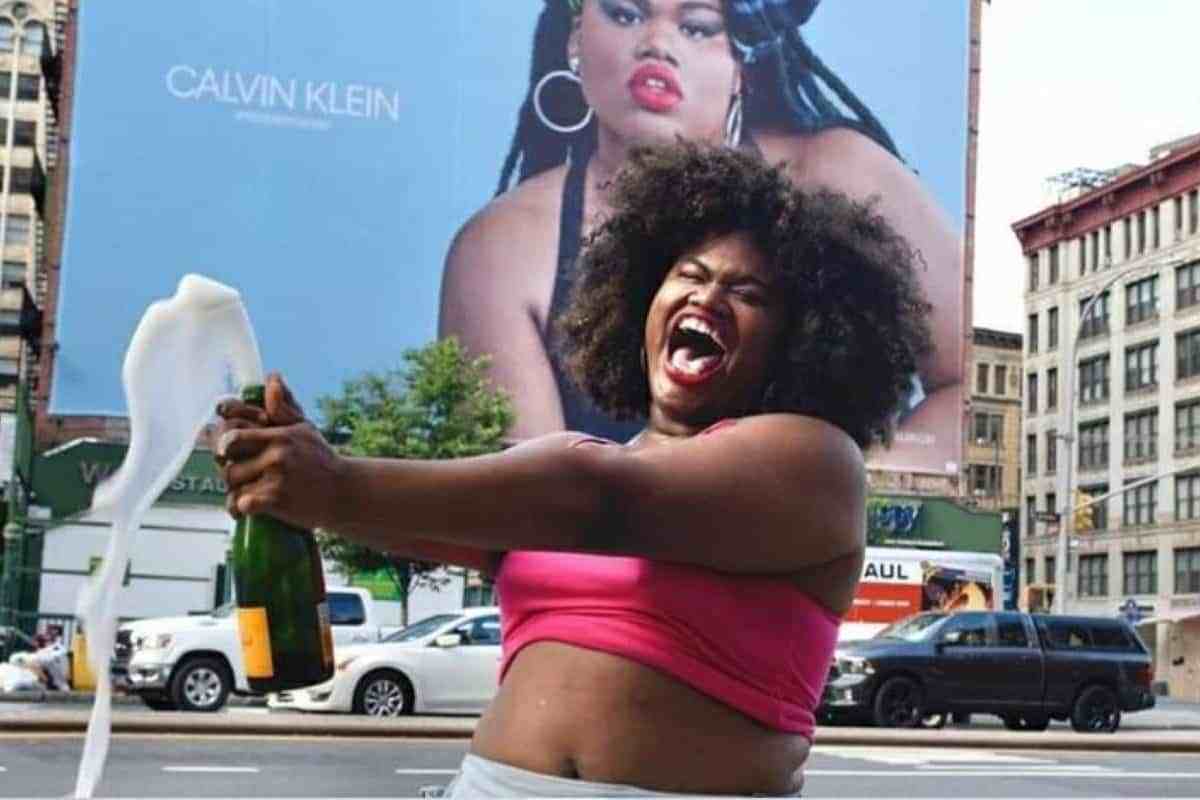 定义|当代女孩的身材焦虑：是谁定义了以瘦为美的审美？| 凹凸世界