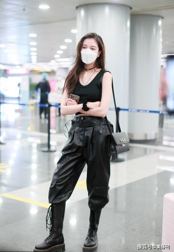 Martens|重度马丁靴爱好者！杨幂、吴昕夏天也要穿长靴，真的不热吗？