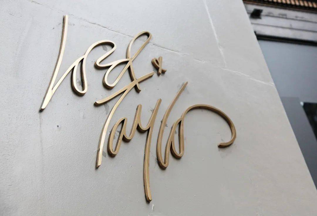 疫情之后，年入40万的金融男没衣服穿了