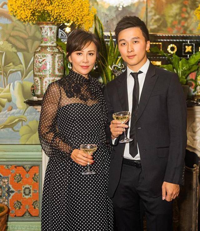 刘嘉玲和侄子同框似母子,侄子颜值超高