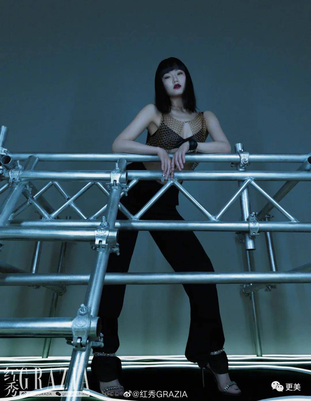 香奈儿|热巴新脸又没法看了,纯天然的她却被质疑用镰刀拉双眼皮?