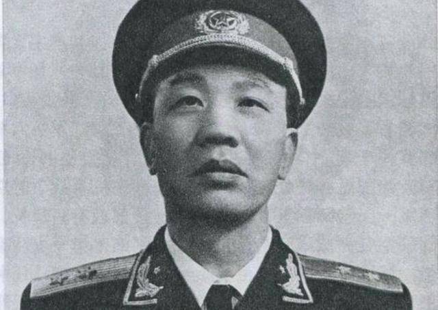 原创新中国成立后,首任新疆军区司令员是中将,而副司令却是上将军衔