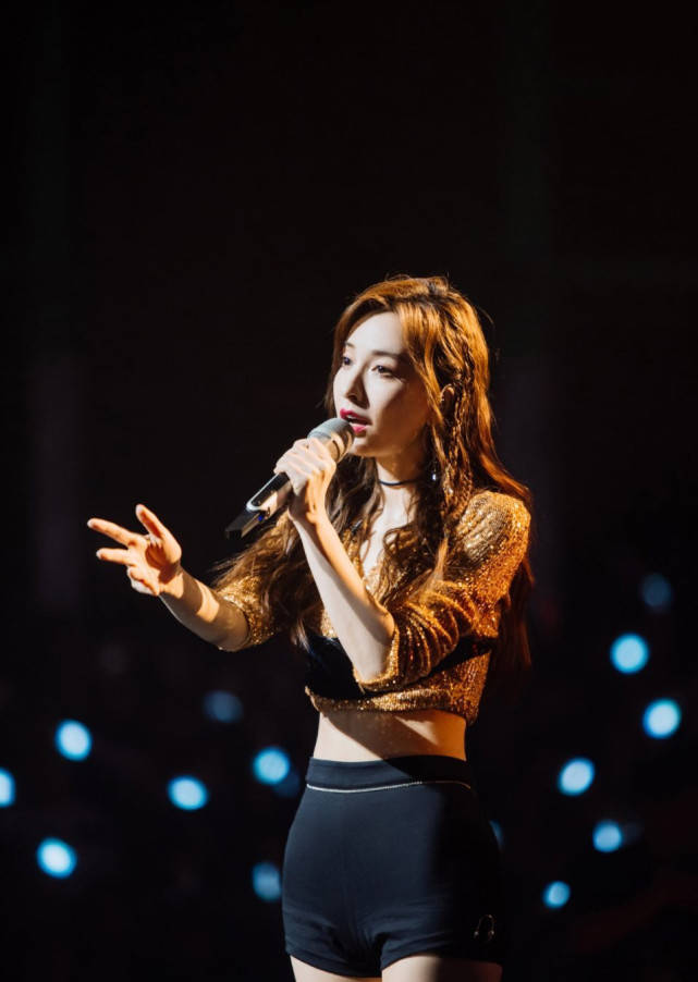 备注|原创吴昕通讯录只有二十个人还都有没有备注,真的不善交际?