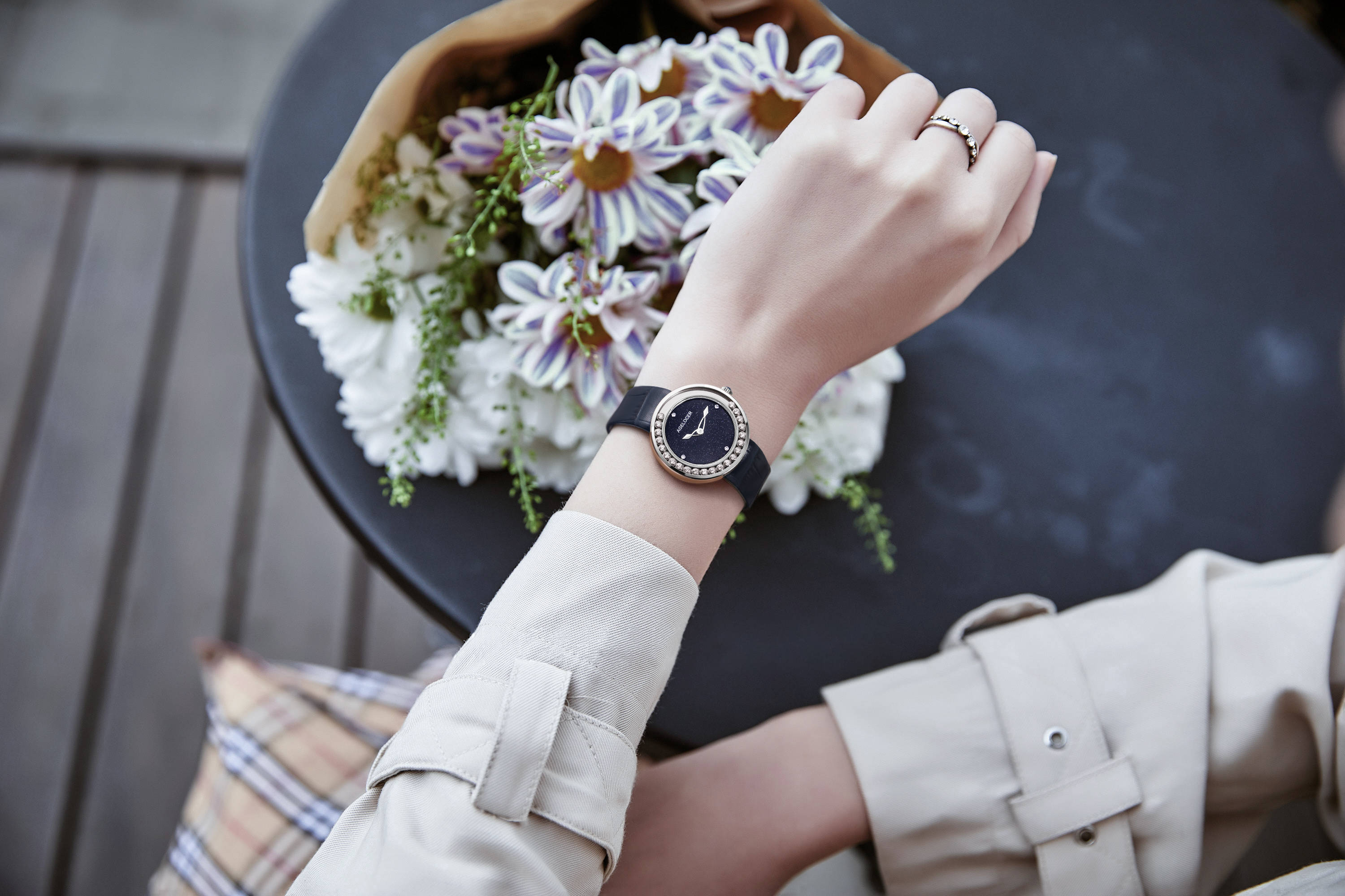 艾戈勒|艾戈勒贝加尔系列时尚石英女表,优雅上市