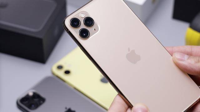 采购|iPhone 卖不好？苹果因为对三星采购 OLED 面板数量不足，遭三星罚款 282 亿元