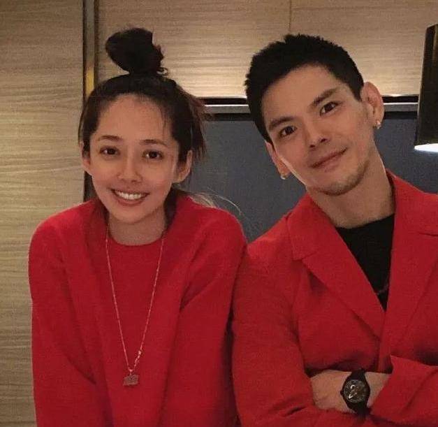 向太高调宣布抱鼠宝宝,郭碧婷敷衍回应,疑似