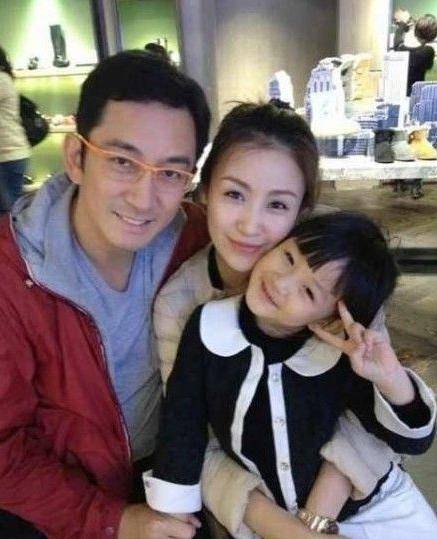 港星吴启华晒女儿近照!长相清秀却被母亲抛弃