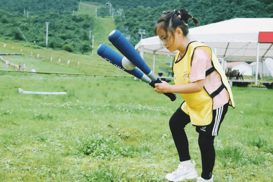 体育|近300组家庭乘风破浪！周末的西岭雪山嗨爆了