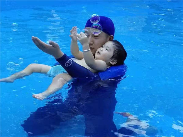 水育|鲸鱼堡欢乐的水育课堂，让孩子们在玩乐中学习、成长