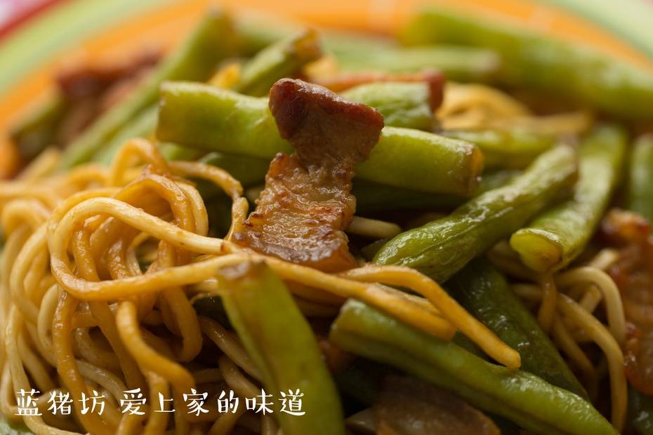 豆角|一人一大碗都不够天天妈妈怎样做焖面？营养美味