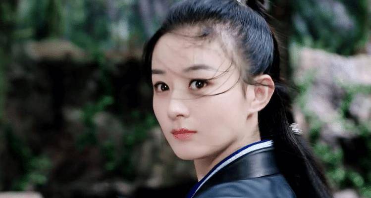 原创赵丽颖太拼了！刚生完孩子就来录综艺，体力不支累的双手扶腰！